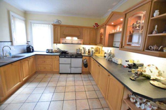  Image of 3 bedroom Cottage for sale in Avenue Cottages Londesborough Road Scarborough YO12 at Avenue Cottages  Scarborough, YO12 5AG